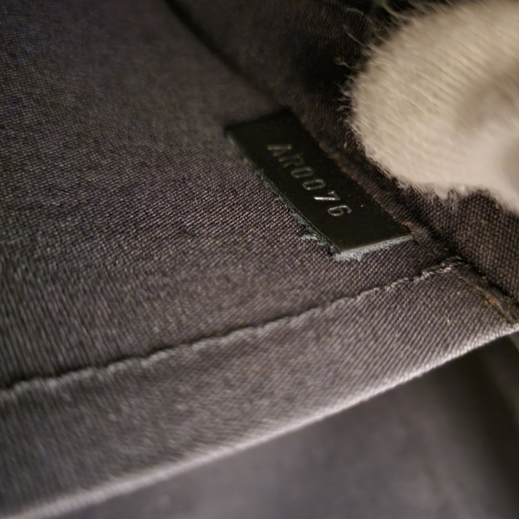 Reduced! Louis Vuitton Black Epi Segur MM Satchel - Picture 11 of 14